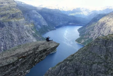 Vách đá Trolltunga 