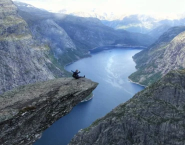 Vách đá Trolltunga 